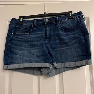Universal Thread ladies shorts